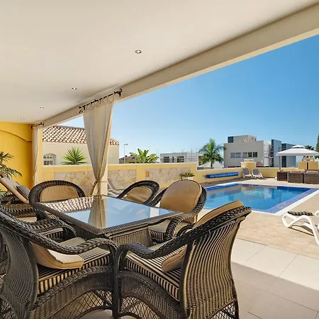 Villa Romano Villa *