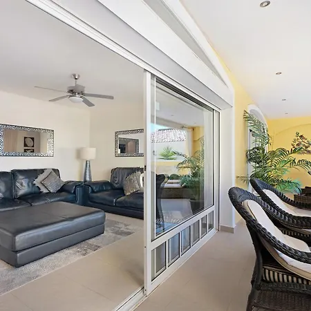 Вілла Villa Romano Адехе