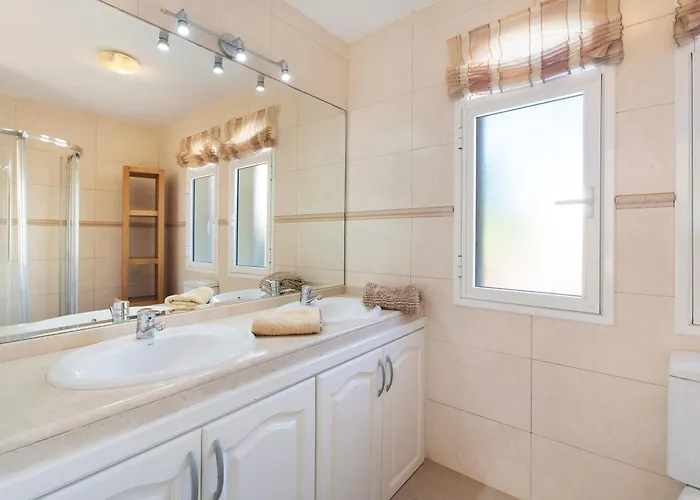 Villa Romano Вилла Адехе