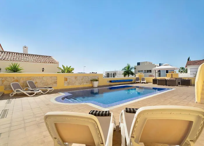 Villa Romano Адехе